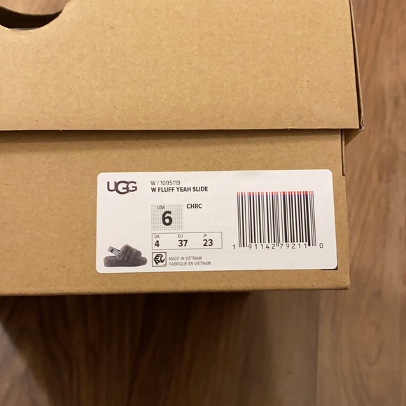 Ugg /W Fluff Yeah Slide Size 6/37 Gray - Picture 4 of 4